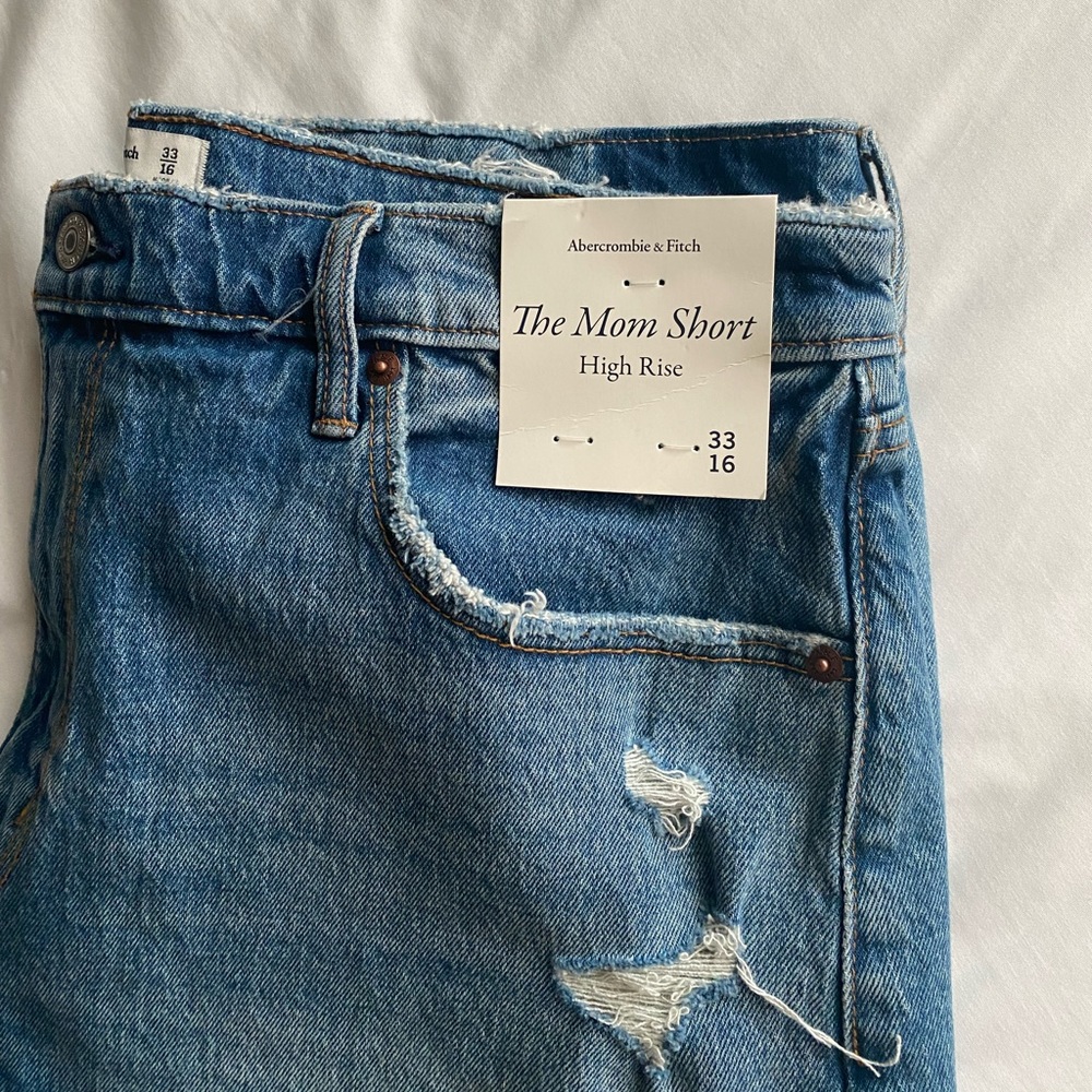 Abercrombie The Mom Short - High Rise Size 33